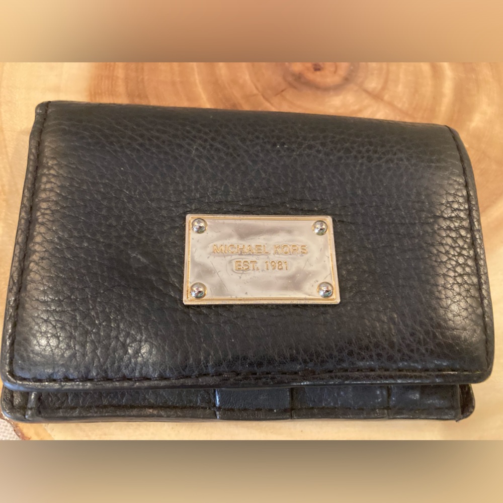 MICHAEL KORS Black‎ Wallet Window ID Credit Cards Slots Bi Fold JET SET